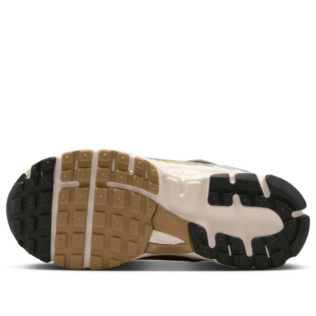 HF6999 004 Nike Vomero 5 Metallic Pewter Parachute Beige White Medium Ash (PS)