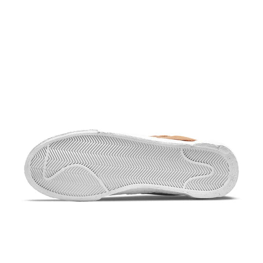 DD1877 200 Nike Blazer Low Sacai British Tan