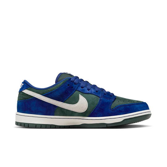 HF3704 400 Nike SB Dunk Low Deep Royal Blue