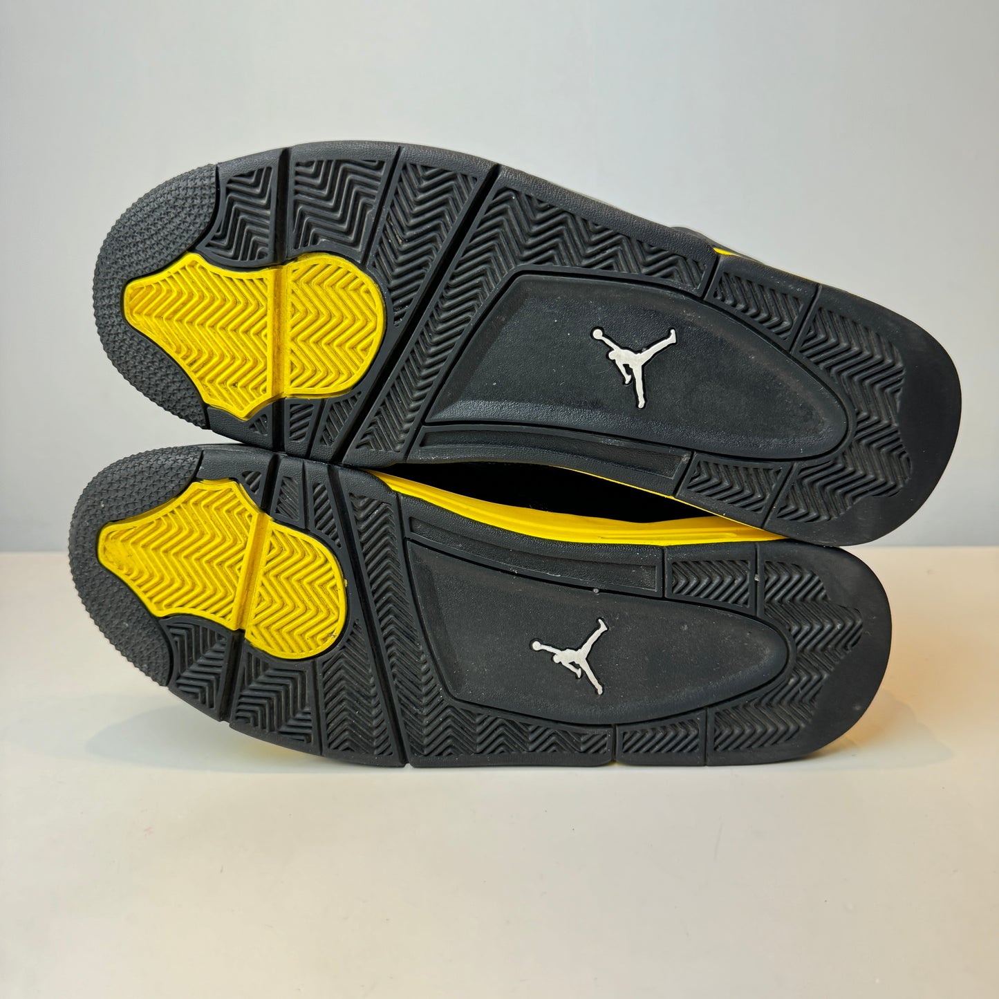 DH6927 017 Jordan 4 Retro Trueno