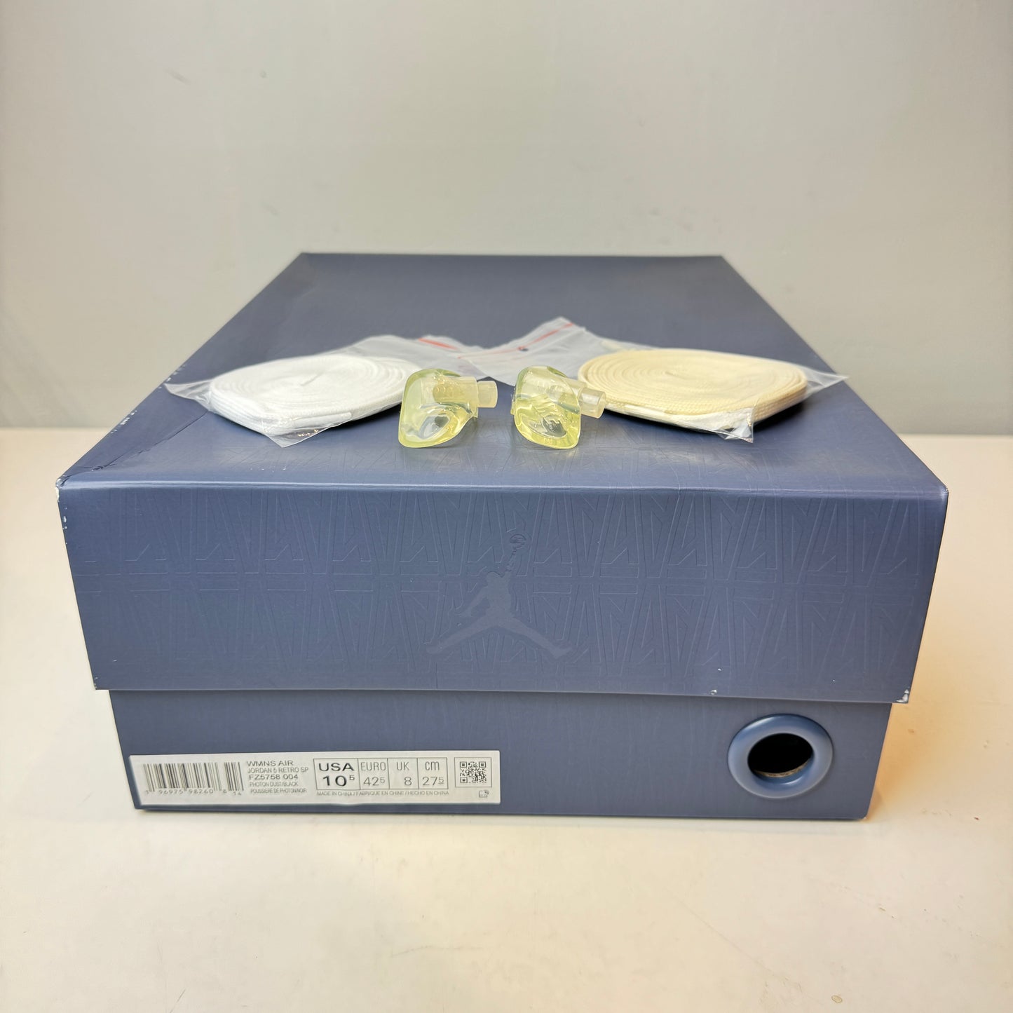 FZ5758 004 Jordan 5 Retro A Ma Maniere Dawn (Mujeres)