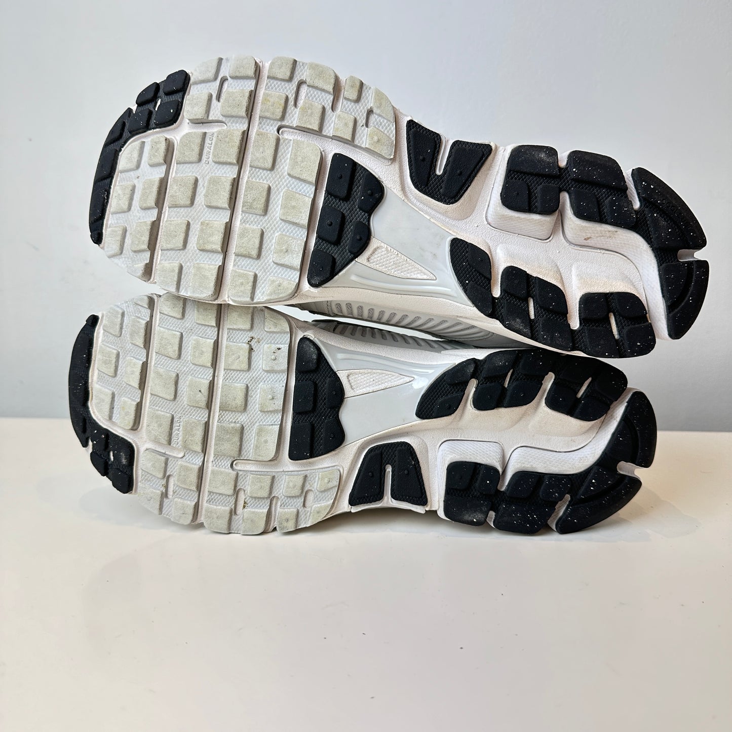 BV1358 001 Nike Zoom Vomero 5 SP Gris Vasto