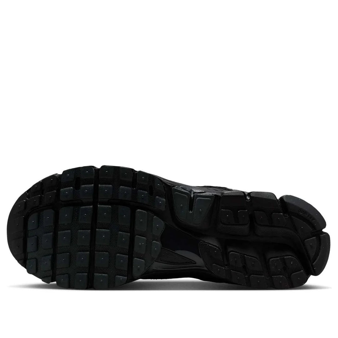 IM6597 001 Nike Zoom Vomero 5 Black Reflective