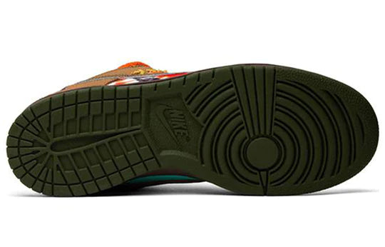 318403 141 Nike Dunk SB Low Lo que el Dunk