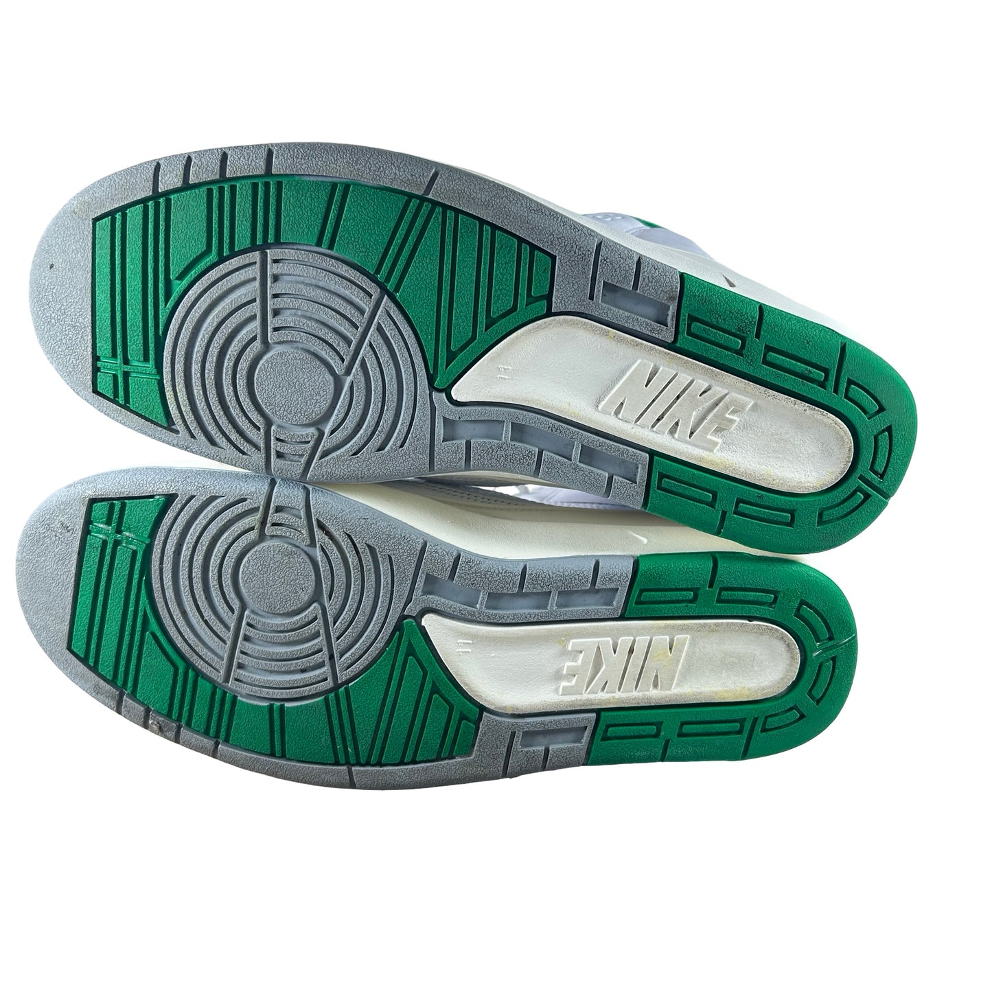 DR8884 103 Jordan 2 Retro Lucky Green - 11 M (Used) (No Box)