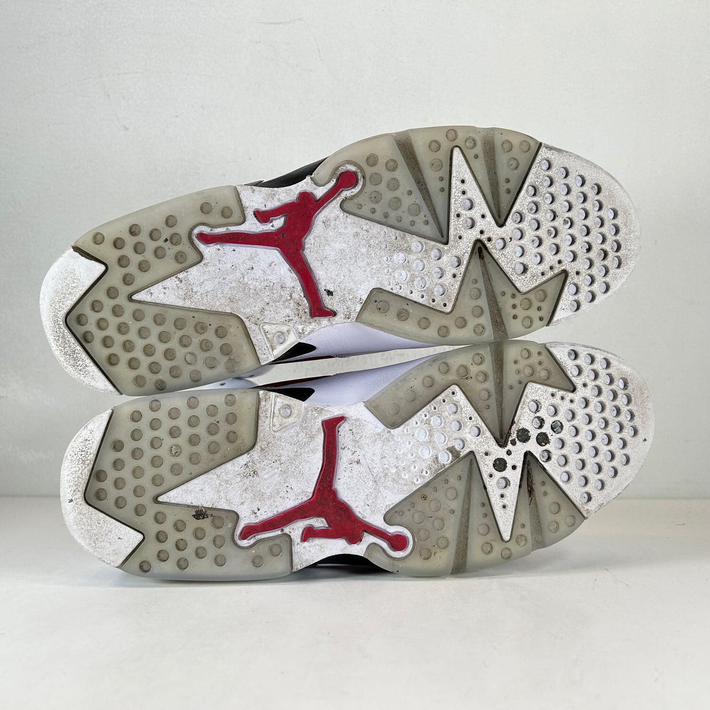 CT8529 106 Jordan 6 Retro Carmín