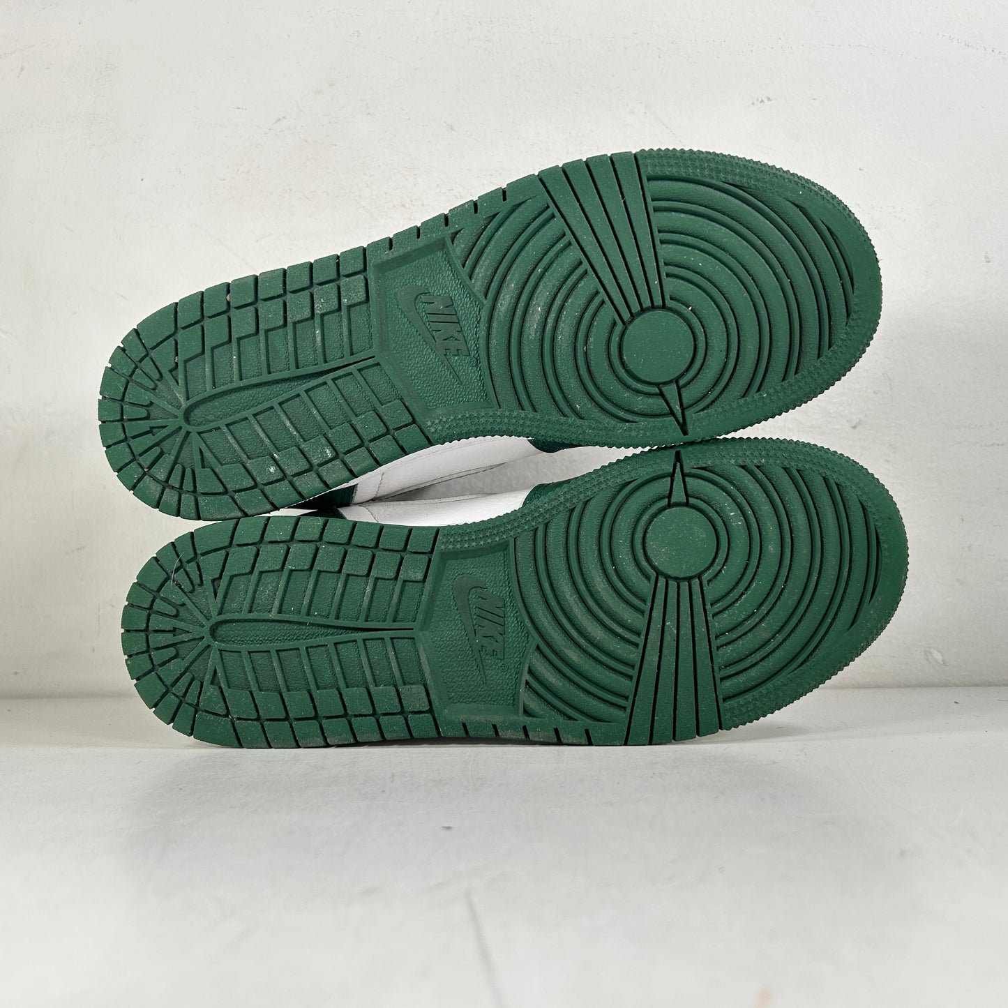 575441 303 Jordan 1 Retro High OG Gorge Verde (GS)