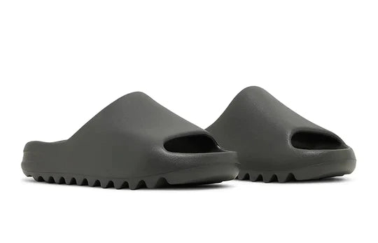 ID5104 adidas Yeezy Slide Dark Onyx (Kids)
