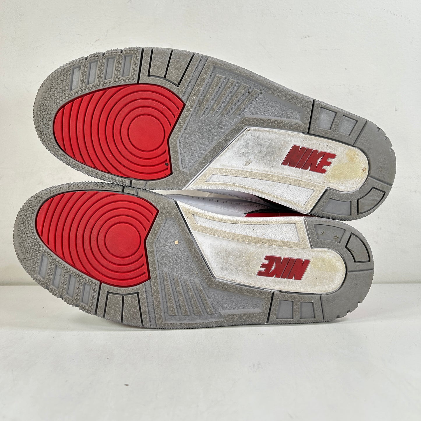 DN3707 160 Jordan 3 Retro Rojo fuego (2022)