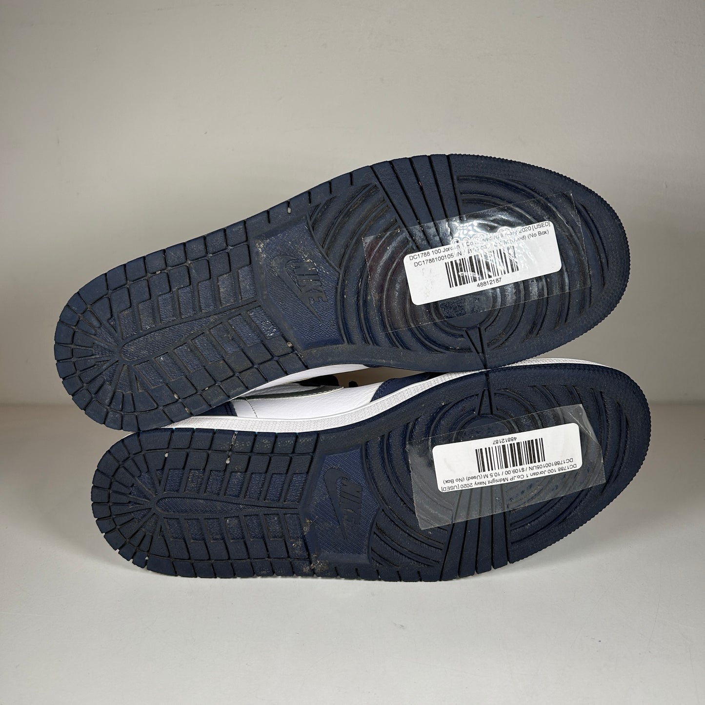 DC1788 100 Jordan 1 Co.JP Azul marino medianoche 2020