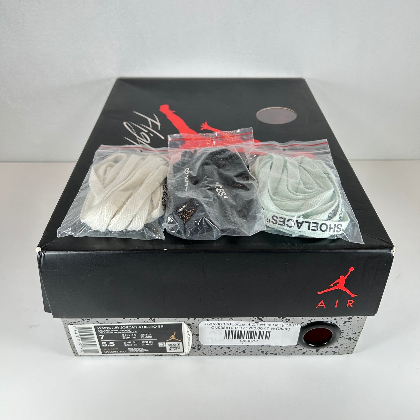 CV9388 100 Jordan 4 Vela blanquecina