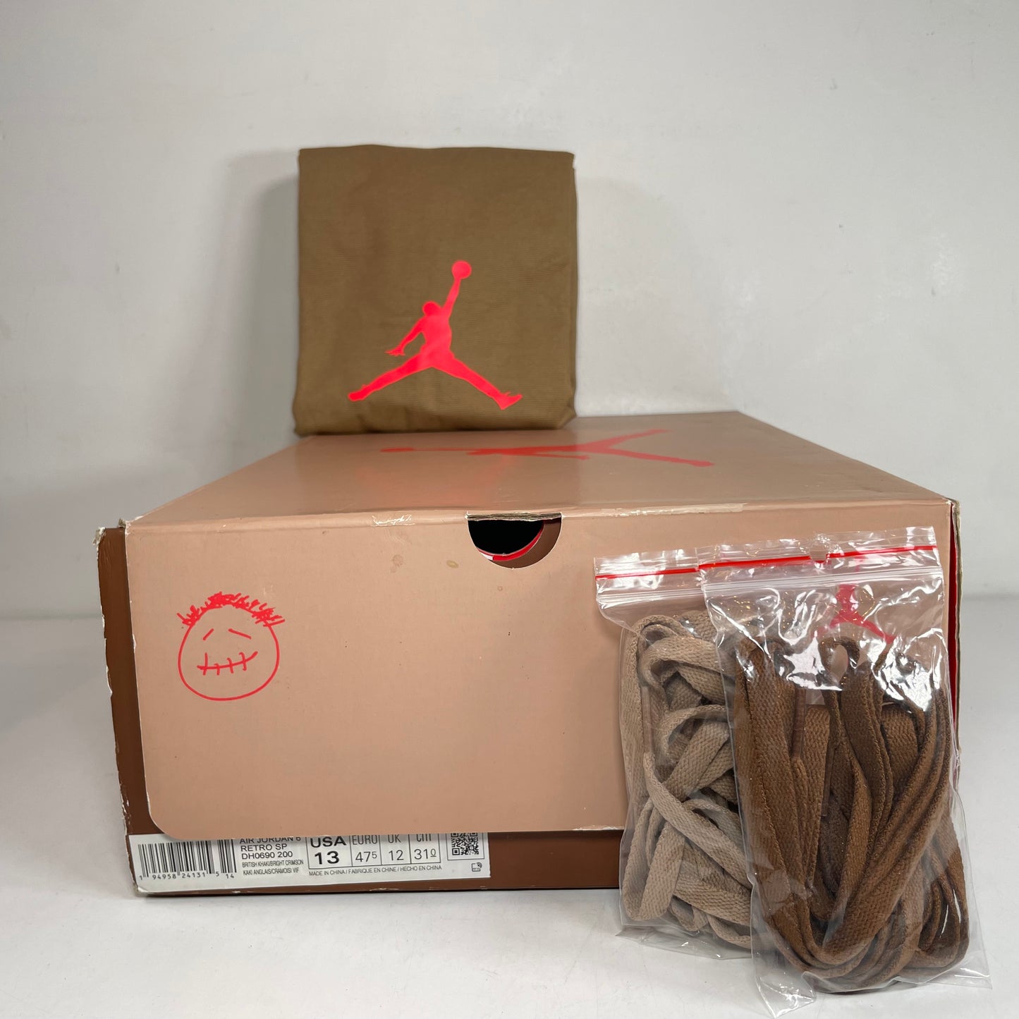 DH0690 200 Jordan 6 Retro Travis Scott Caqui británico