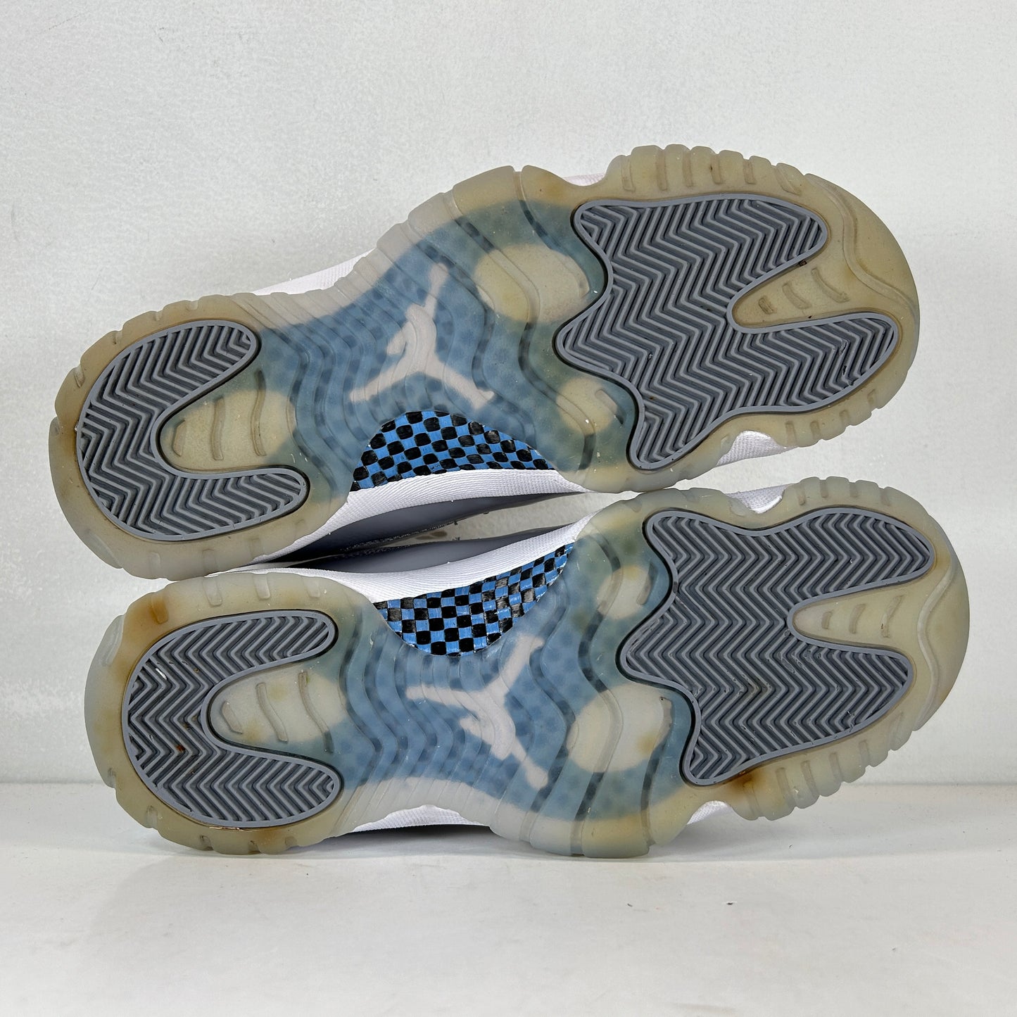 AV2187 140 Jordan 11 Retro Bajo Cemento Gris