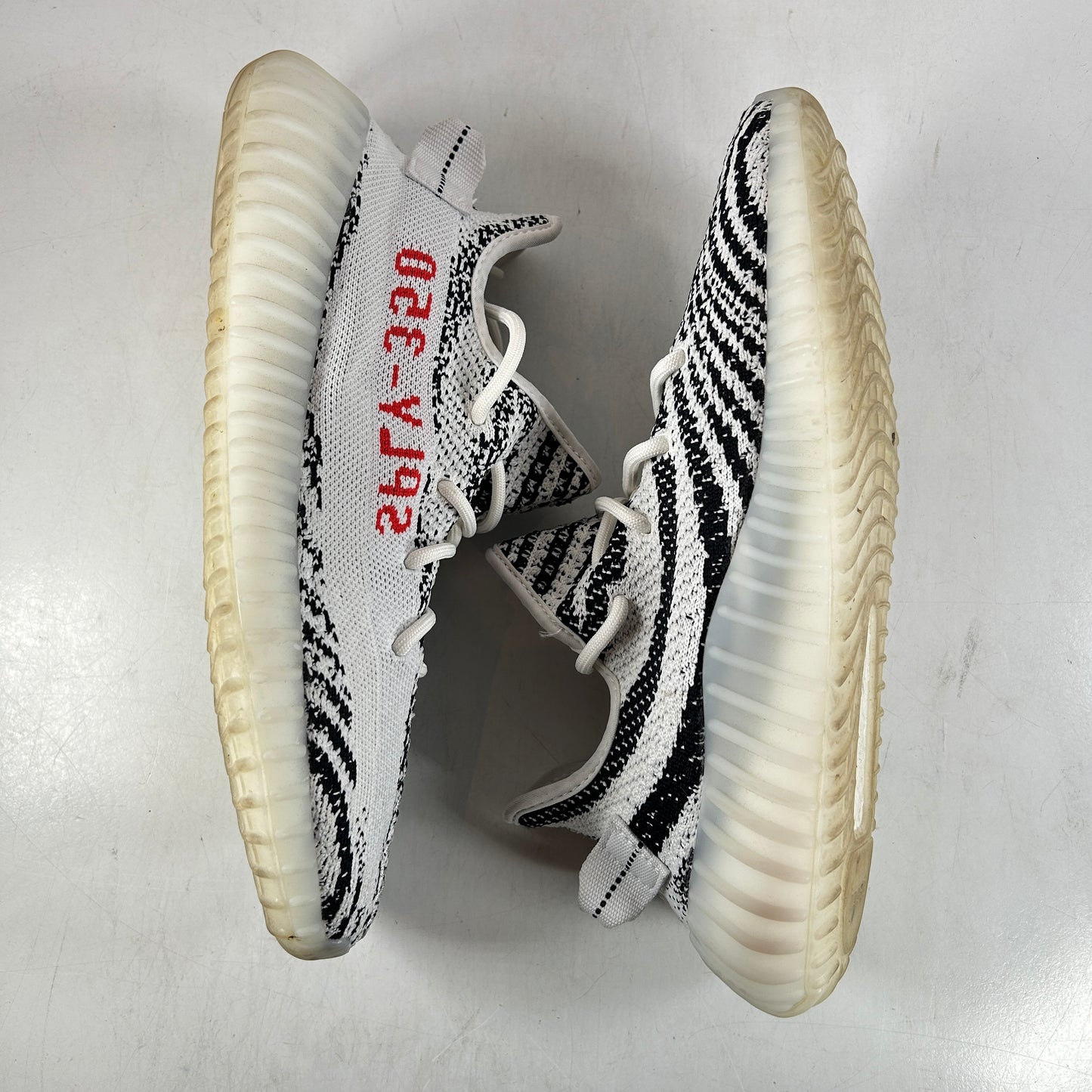 CP9654 Yeezy 350 V2 Zebra [USED] - 7.5 M (VNDS)