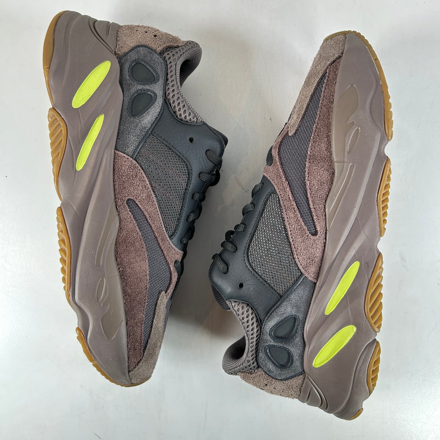 EE9614 Yeezy Boost 700 Mauve [USED] - 11.5 M (Used)