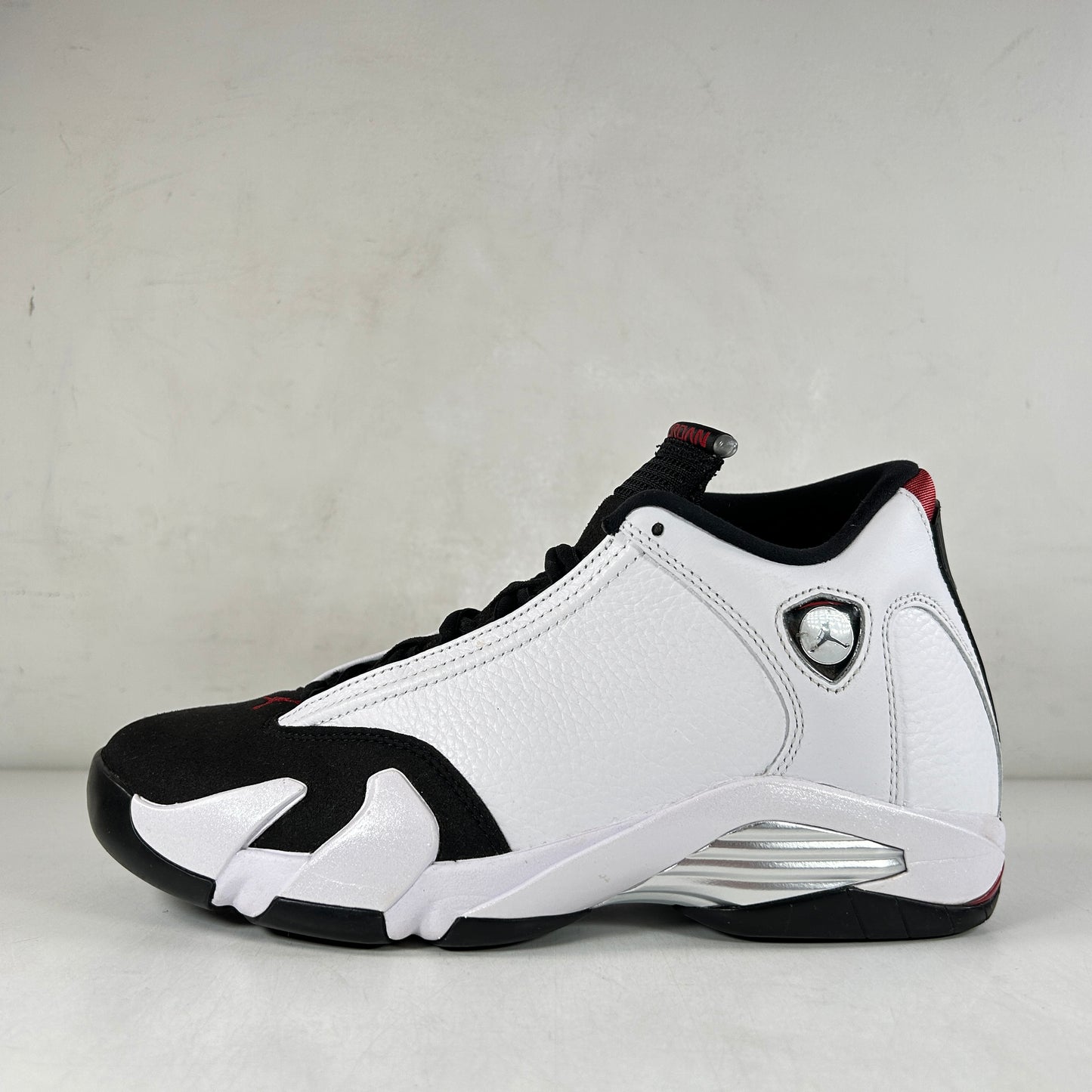 487471 160 Jordan 14 Retro Black Toe (2024) [USED] - 9 M (Used)