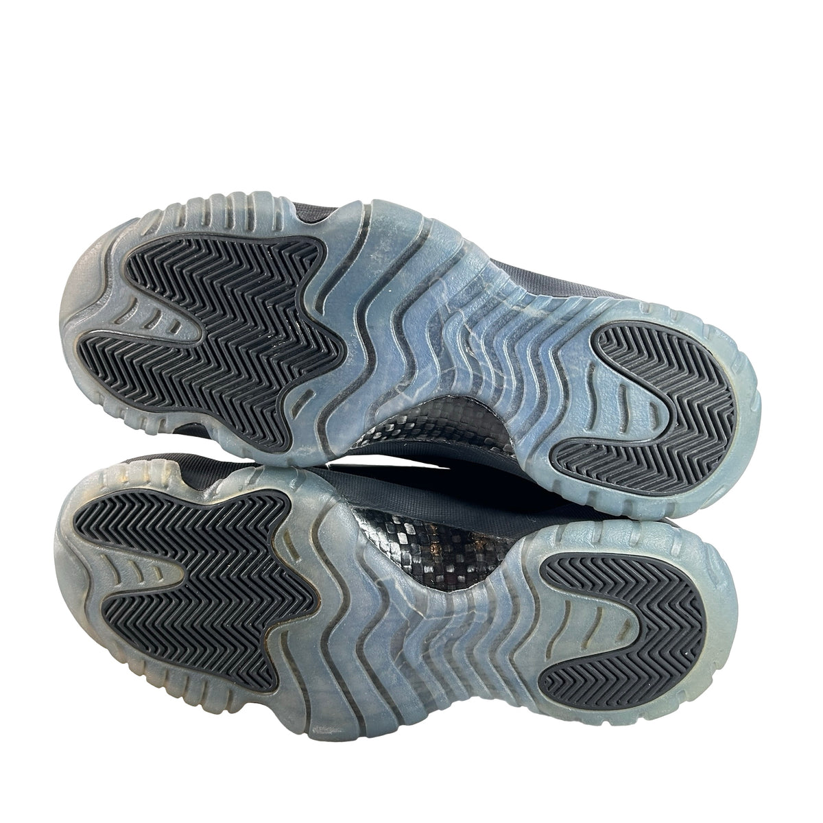 378037 005 Jordan 11 Retro Cap and Gown [USED] - 8.5 M (Used)