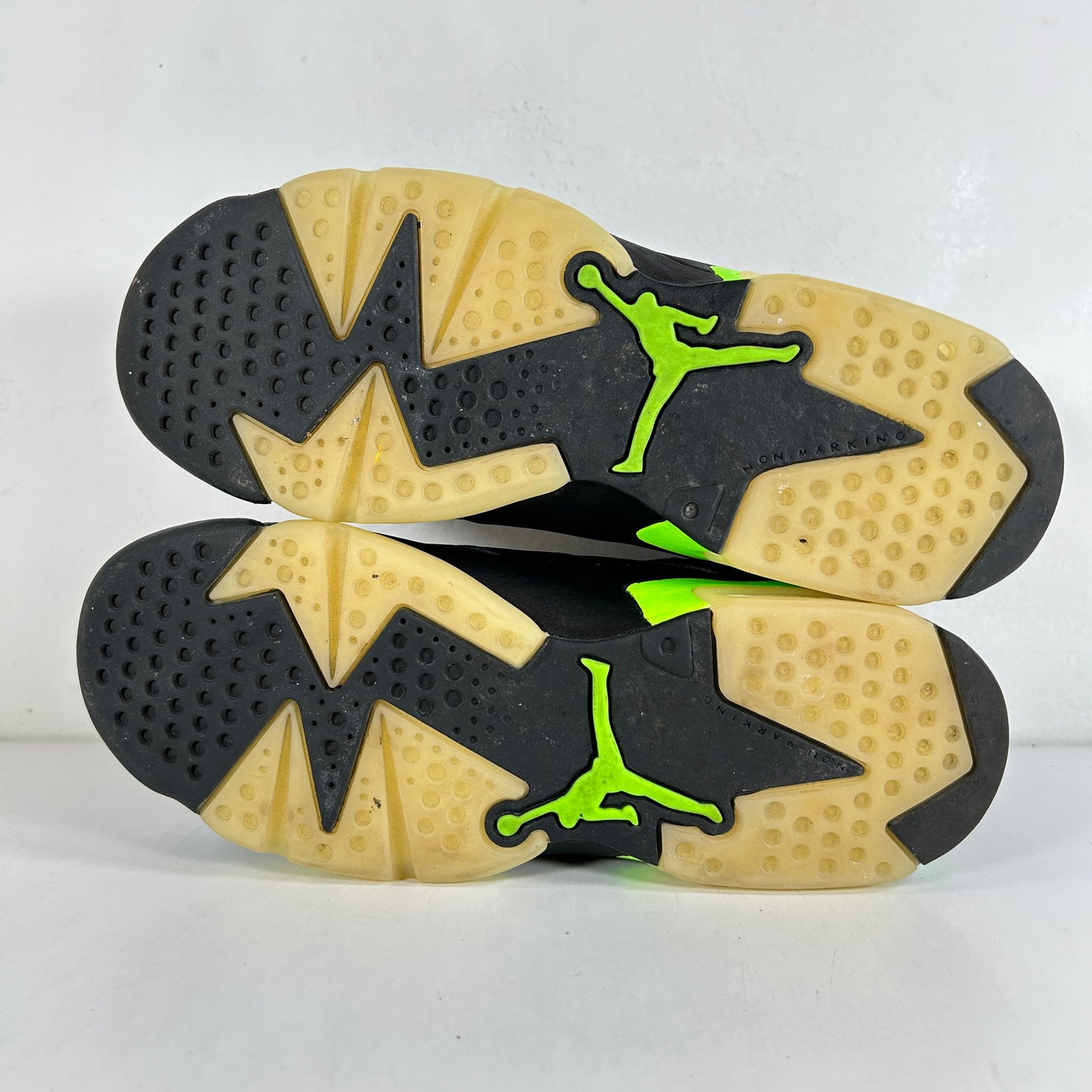 384665 003 Jordan 6 Retro Electric Green (GS) [USED] - 4.5 Y (Used) (No Box)