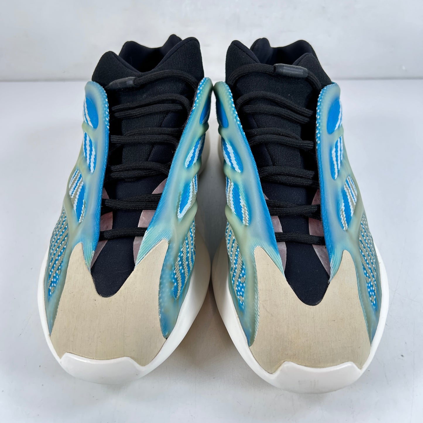 G54850 adidas Yeezy 700 V3 Arzareth [USED] - 10.5 M (Used)