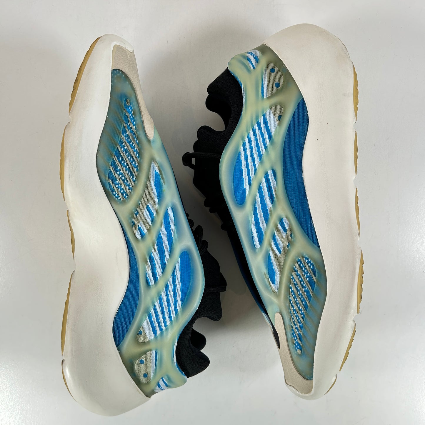 G54850 adidas Yeezy 700 V3 Arzareth [USED] - 12.5 M (Used)