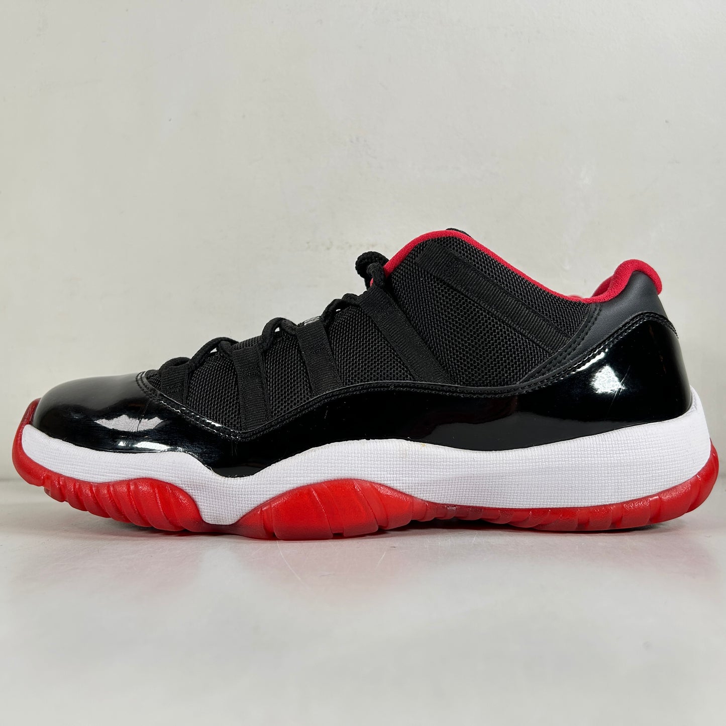 528895 012 Jordan 11 Retro Low Bred [USED] - 10.5 M (VNDS) (Replace Box)