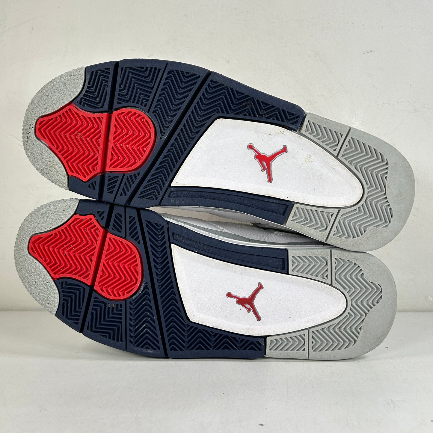 DH6927 140 Jordan 4 Retro Midnight Navy [USED] - 10.5 M (Used)
