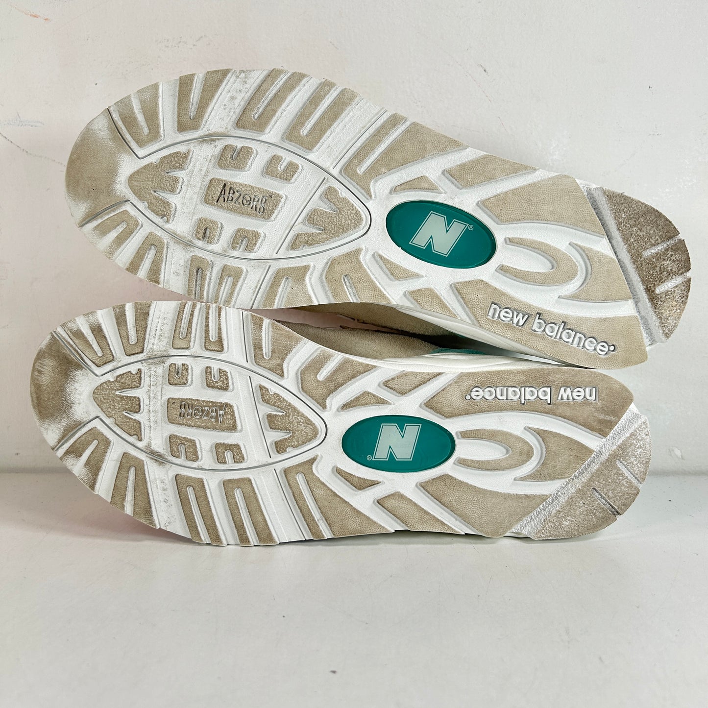 M990KC2 New Balance 990v2 Kith Cyclades [USED] - 10.5 M (Used)