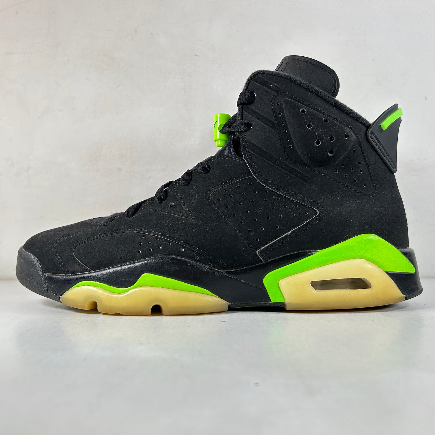 CT8529 003 Jordan 6 Retro Electric Green [USED] - 9 M (Used)