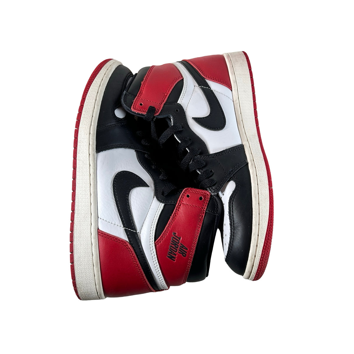 DZ5485 106 Air Jordan 1 High OG Black Toe Reimagined [USED] - 8.5 M (Used10)