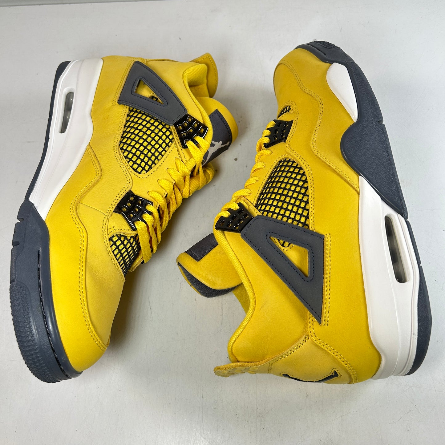 CT8527 700 Jordan 4 Retro Lightning (2021) [USED] - 11 M (Used5)