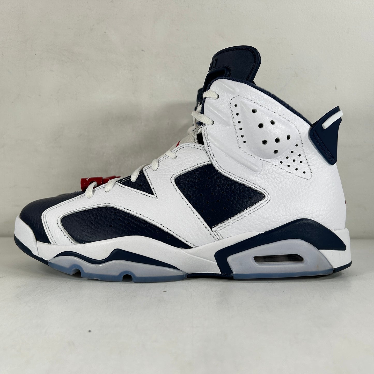 CT8529 164 Jordan 6 Retro Olympic (2024) - 10.5 M (Used)