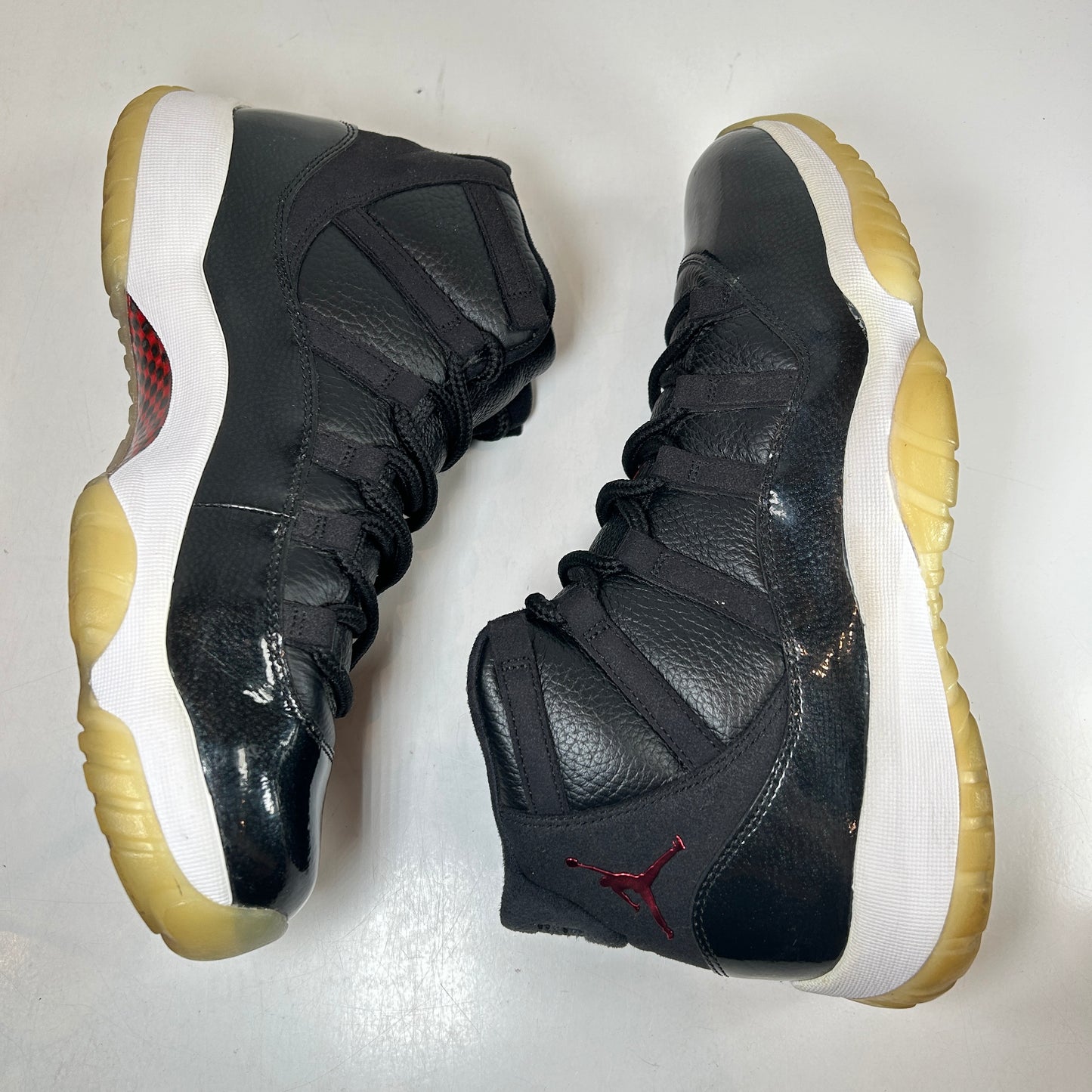 378037 002 Jordan 11 Retro 72-10 [USED] - 11 M (Used)