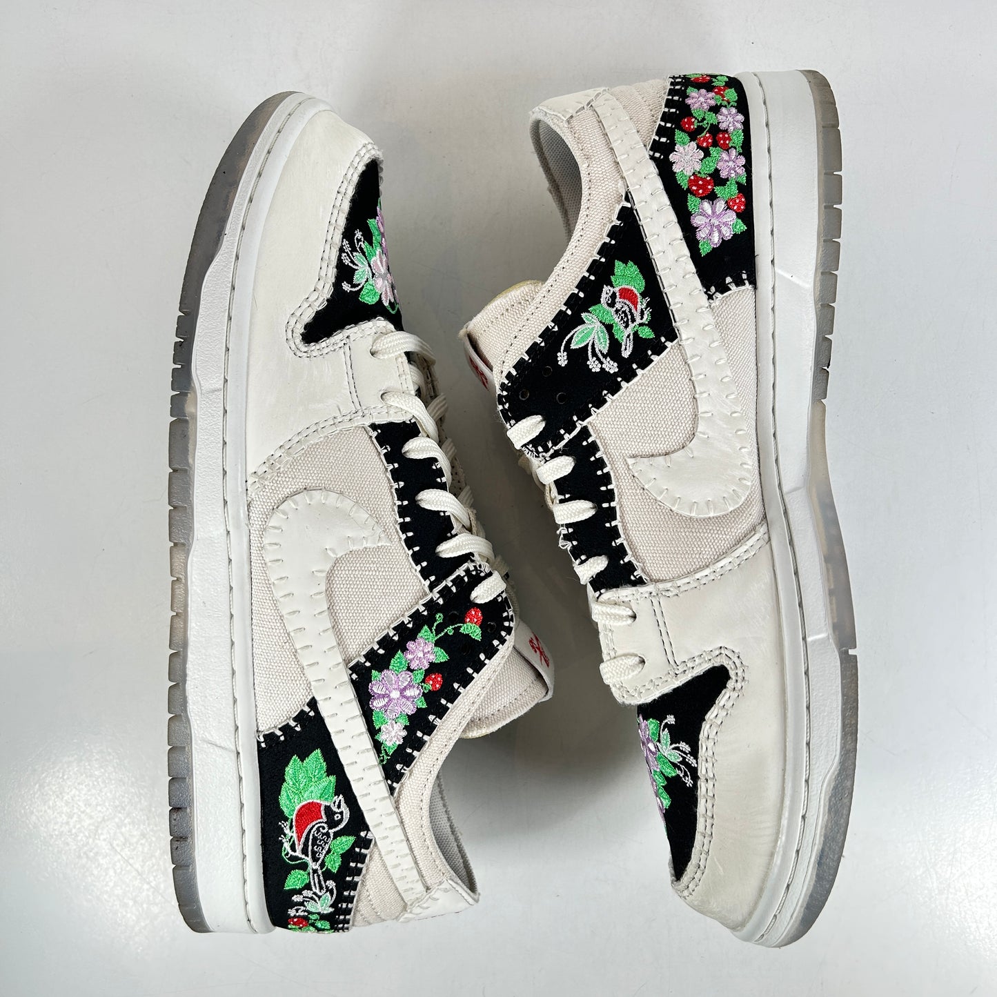 FD6951 300 Nike SB Dunk Low Decon N7 Black Sail [USED] - 11 M (Used)
