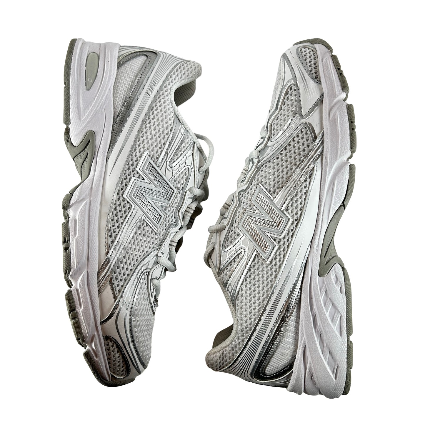 U740WM2 New Balance 740v2 White Silver Reflection [USED] - 9 M (Used)