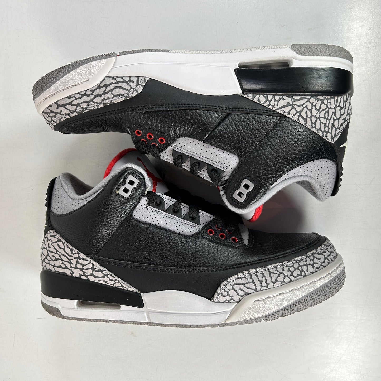 854262 001 Jordan 3 Black Cement 2018 [USED] - 8 M (Used3)