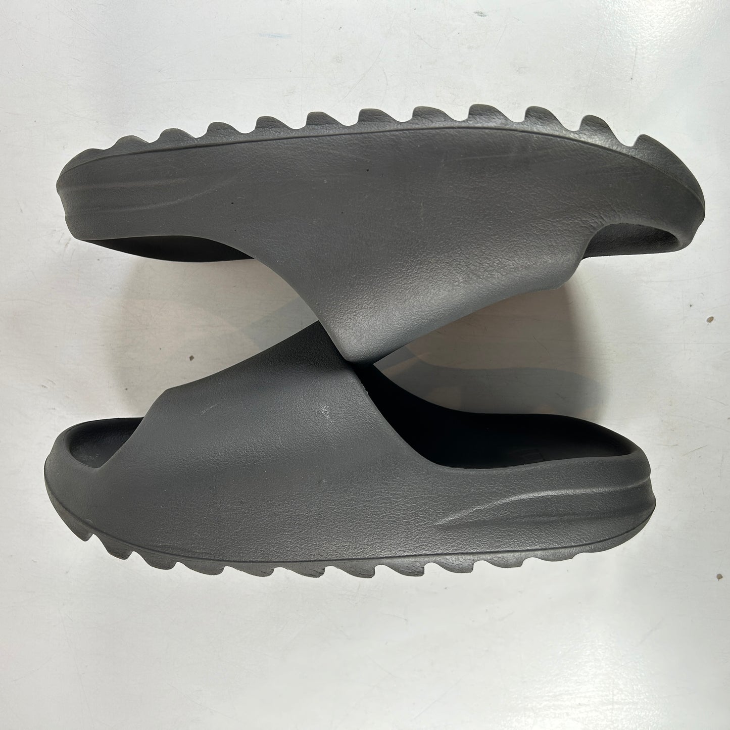 HQ6448 adidas Yeezy Slide Onyx [USED] - 11 M (Used)