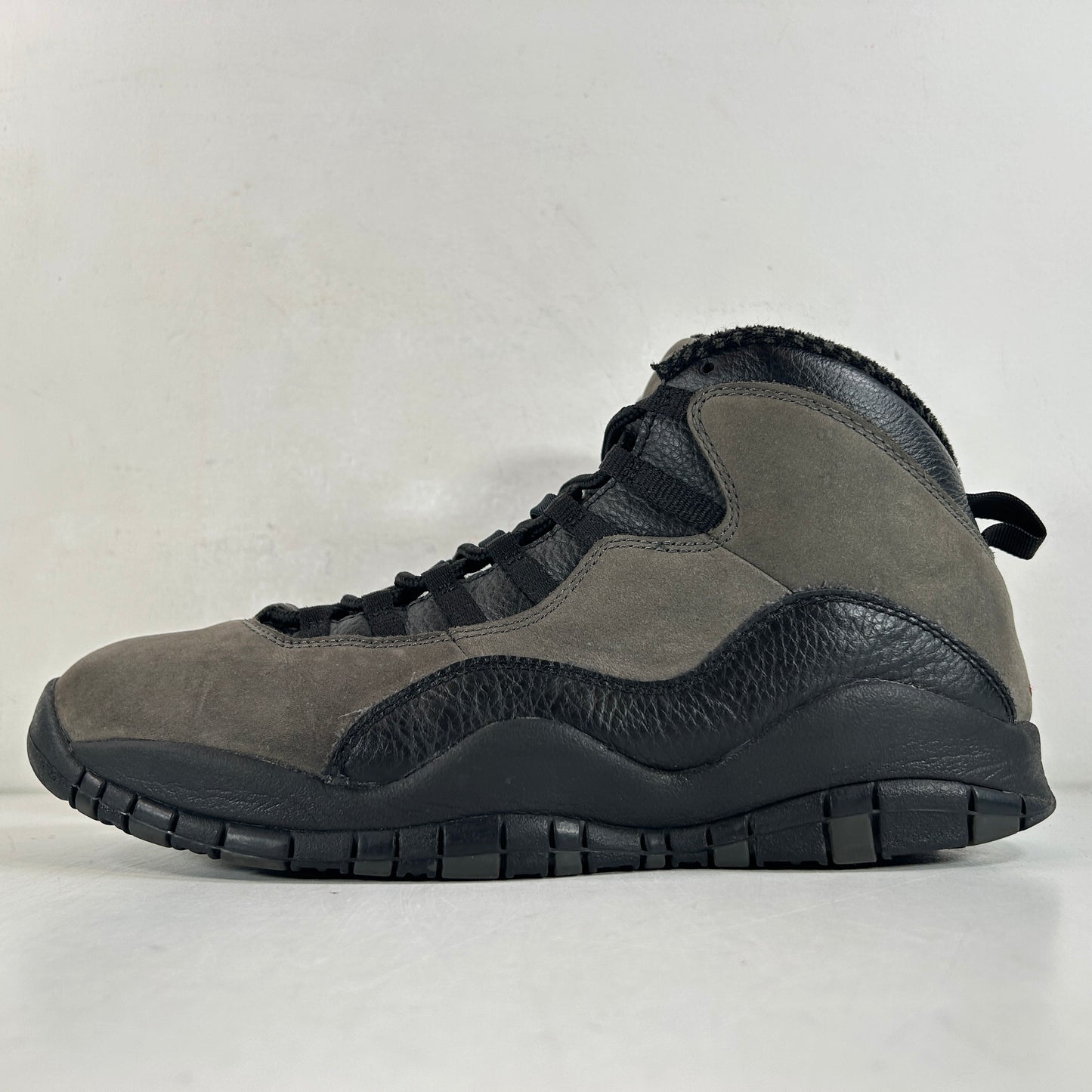 310805 002 Jordan 10 Retro Shadow (2018) [USED] - 11 M (Used) (No Box)