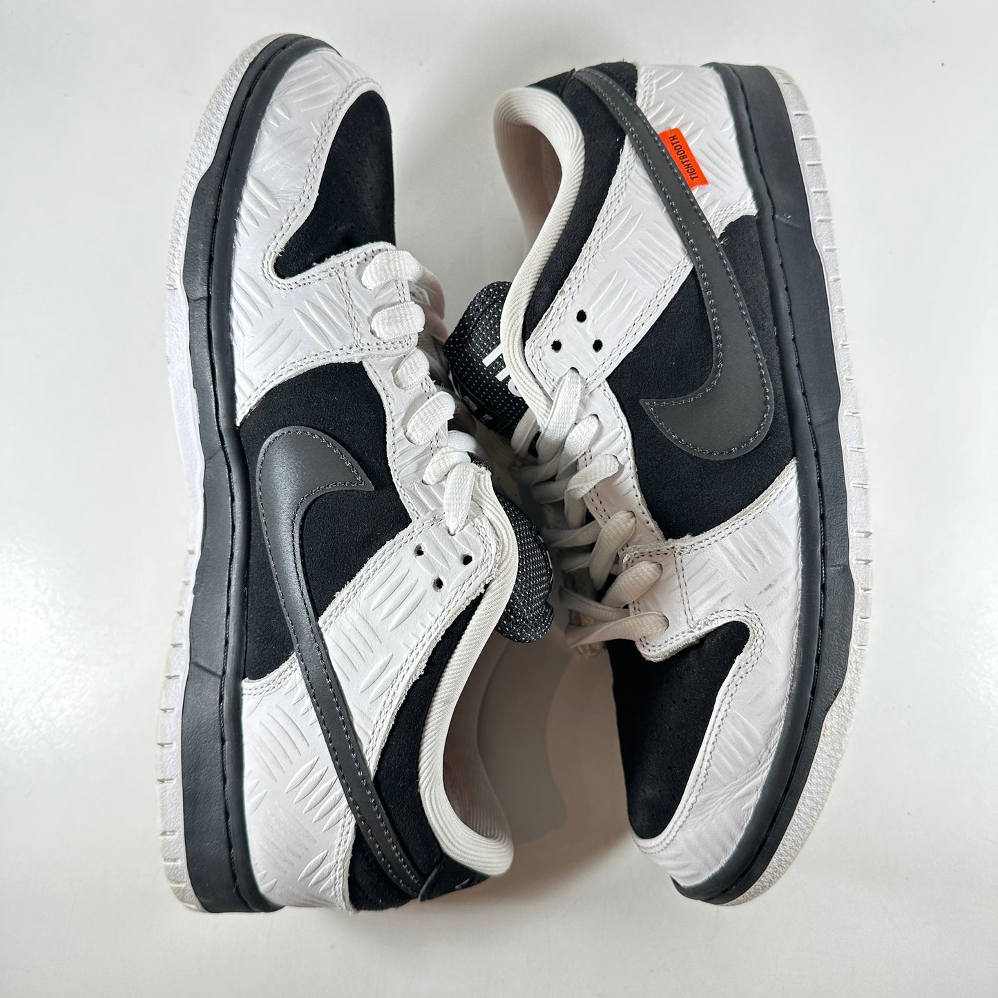 FD2629 100 Nike SB Dunk Low TIGHTBOOTH [USED] - 10.5 M (Used)