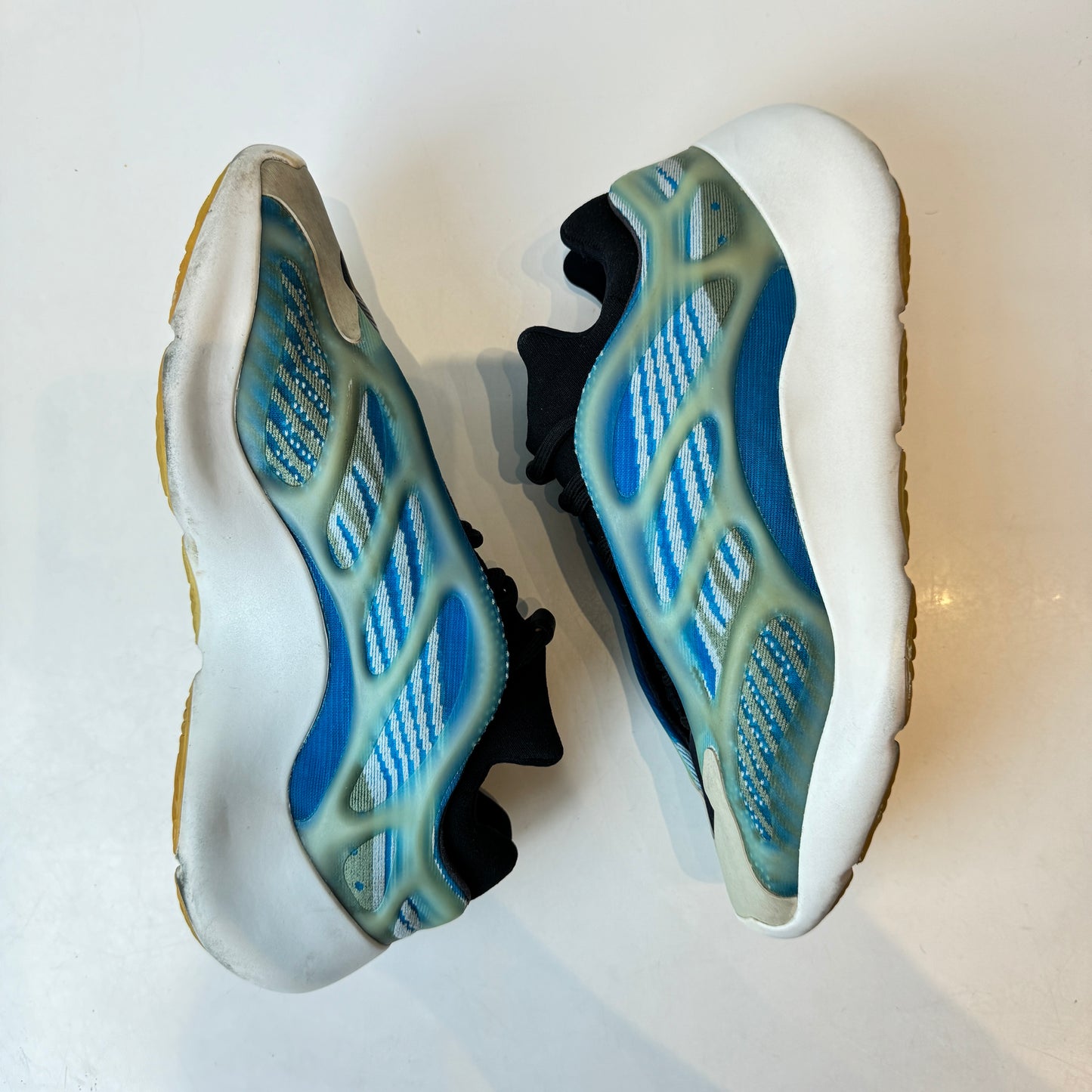 G54850 adidas Yeezy 700 V3 Arzareth [USED] - 10 M (Used)