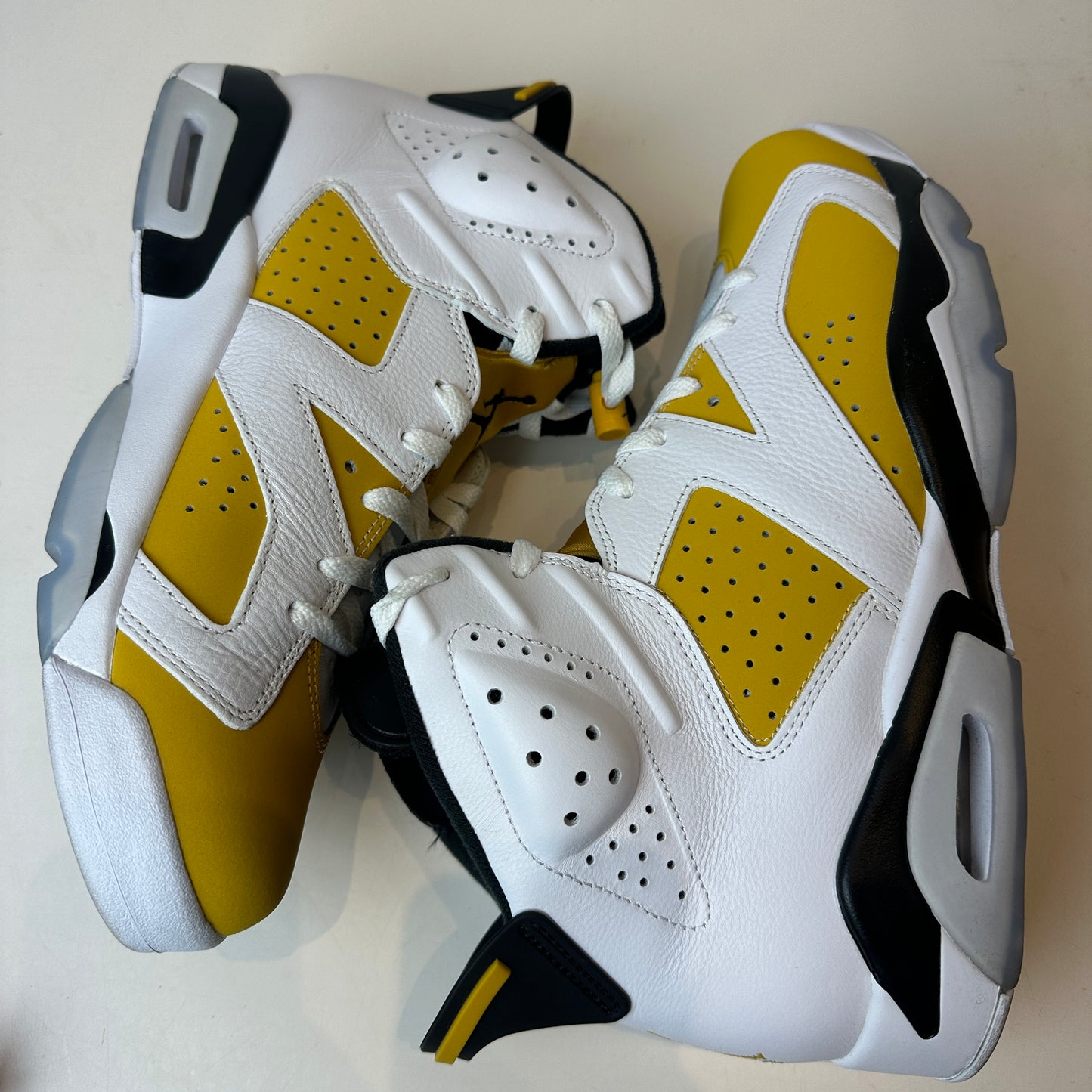 CT8529 170 Jordan 6 Retro Yellow Ochre [USED] - 13 M (Used)