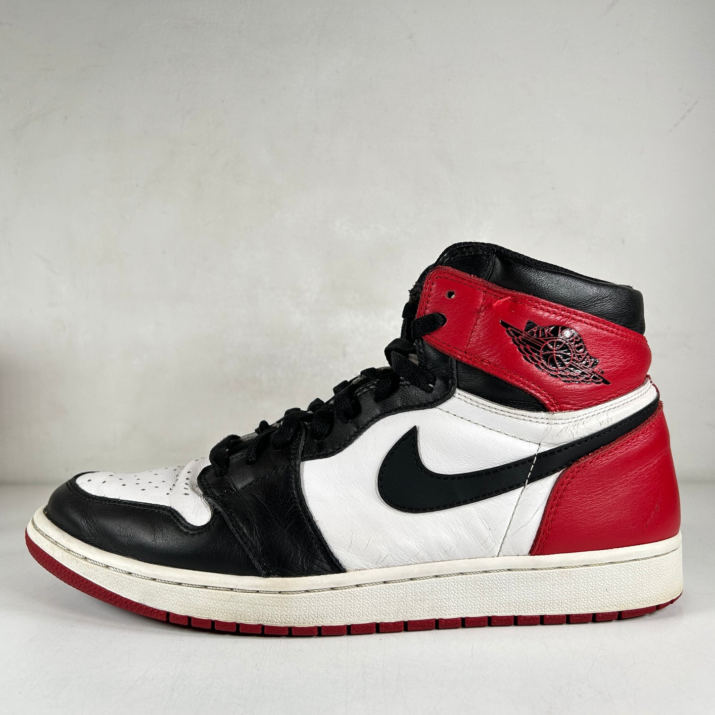 555088 125 Jordan 1 Retro Black Toe (2016) [USED] - 12 M (Used) (No Box)