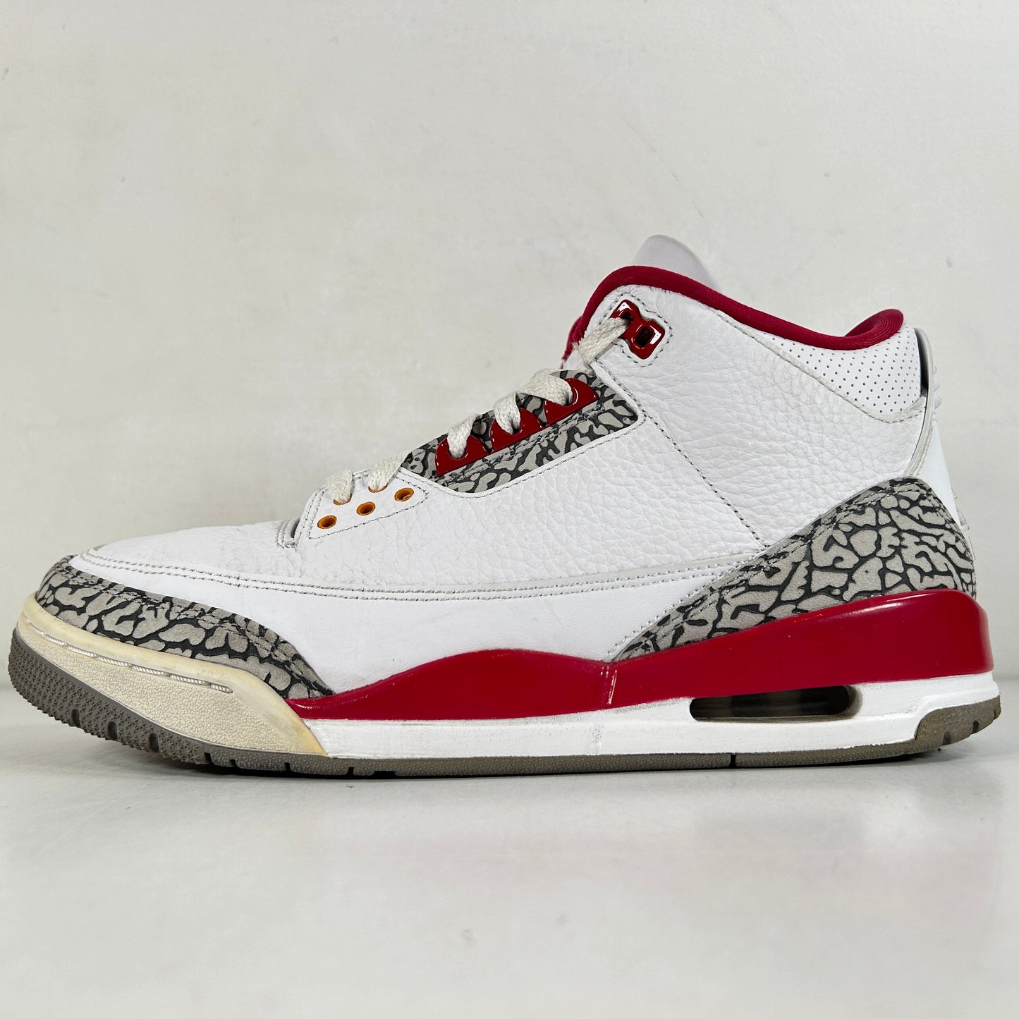 CT8532 126 Jordan 3 Retro Cardinal Red [USED] - 9.5 M (Used)