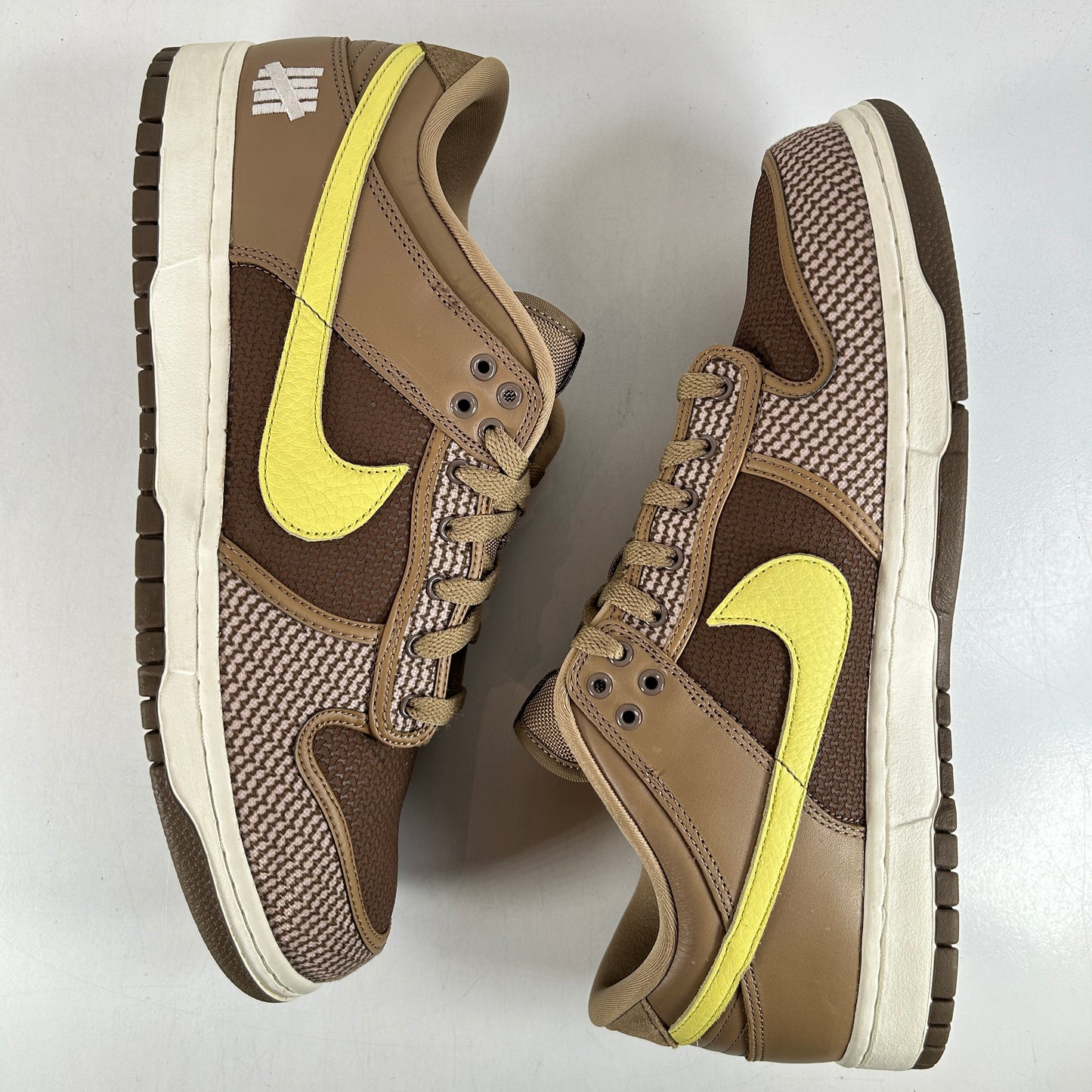 DH3061 200 Nike Dunk Low SP UNDEFEATED Canteen Dunk [USED] - 13 M (Used)