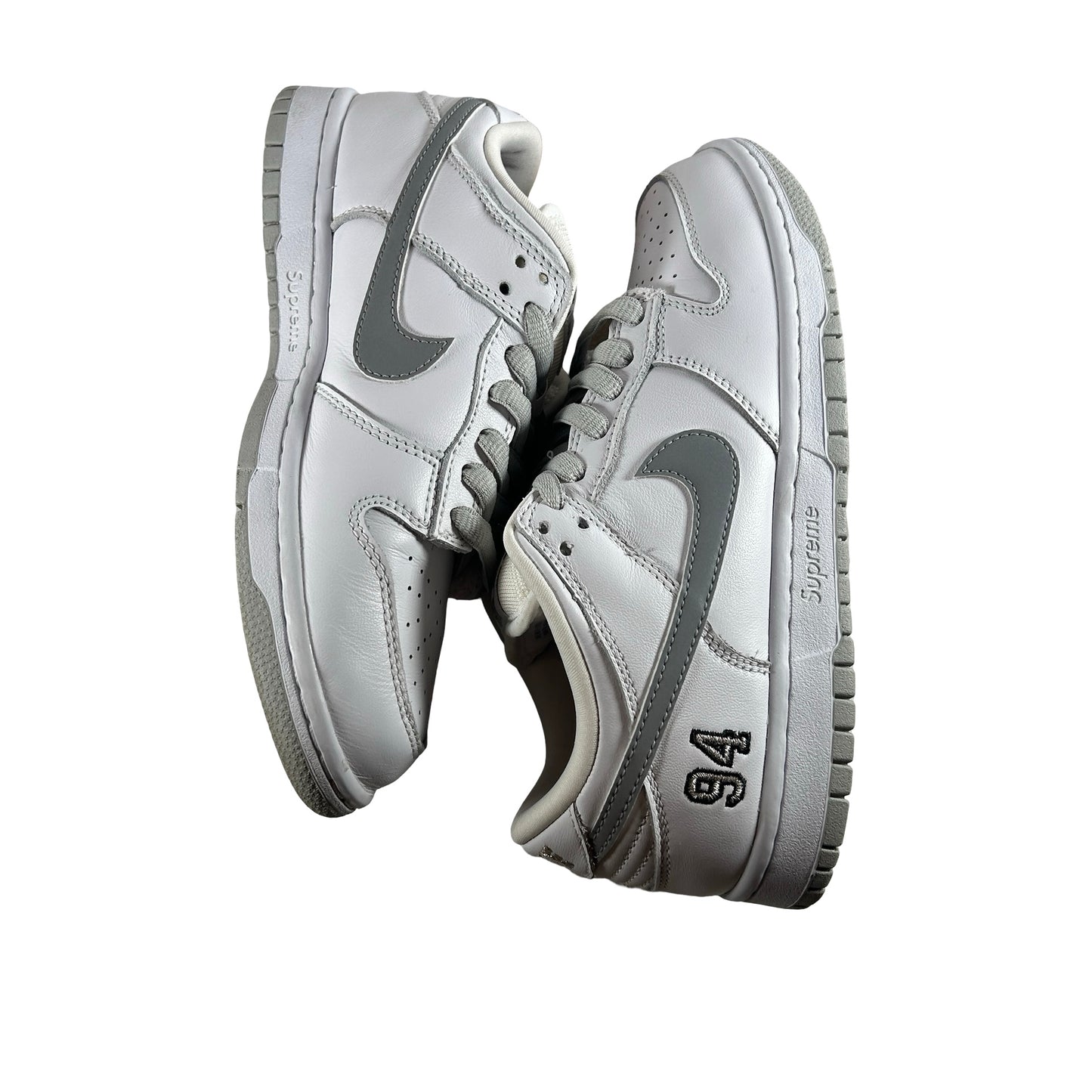 HQ8487 100 Nike SB Dunk Low Supreme 94 White Metallic Silver [USED] - 6.5 M (Used)