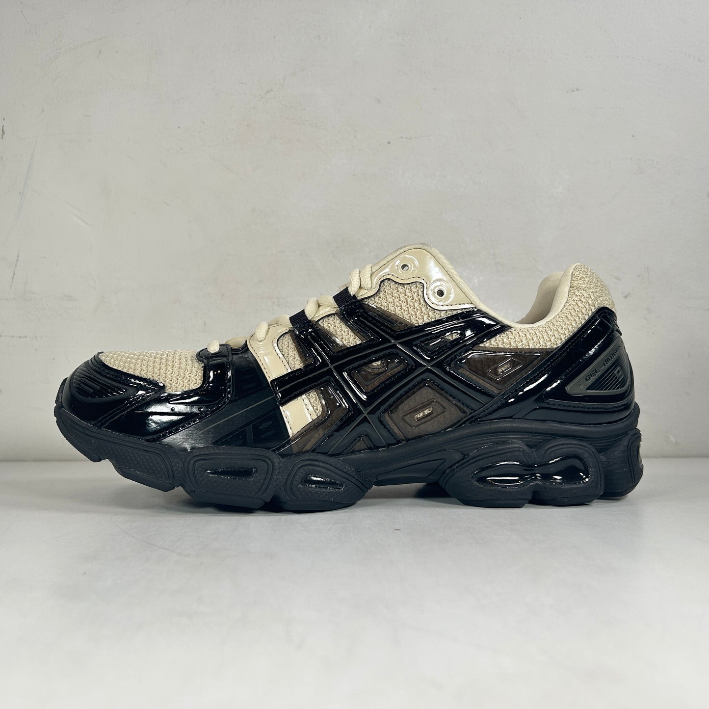 1203A475 250 ASICS Gel-Nimbus 9 Vanilla Black [USED] - 12 M (VNDS)