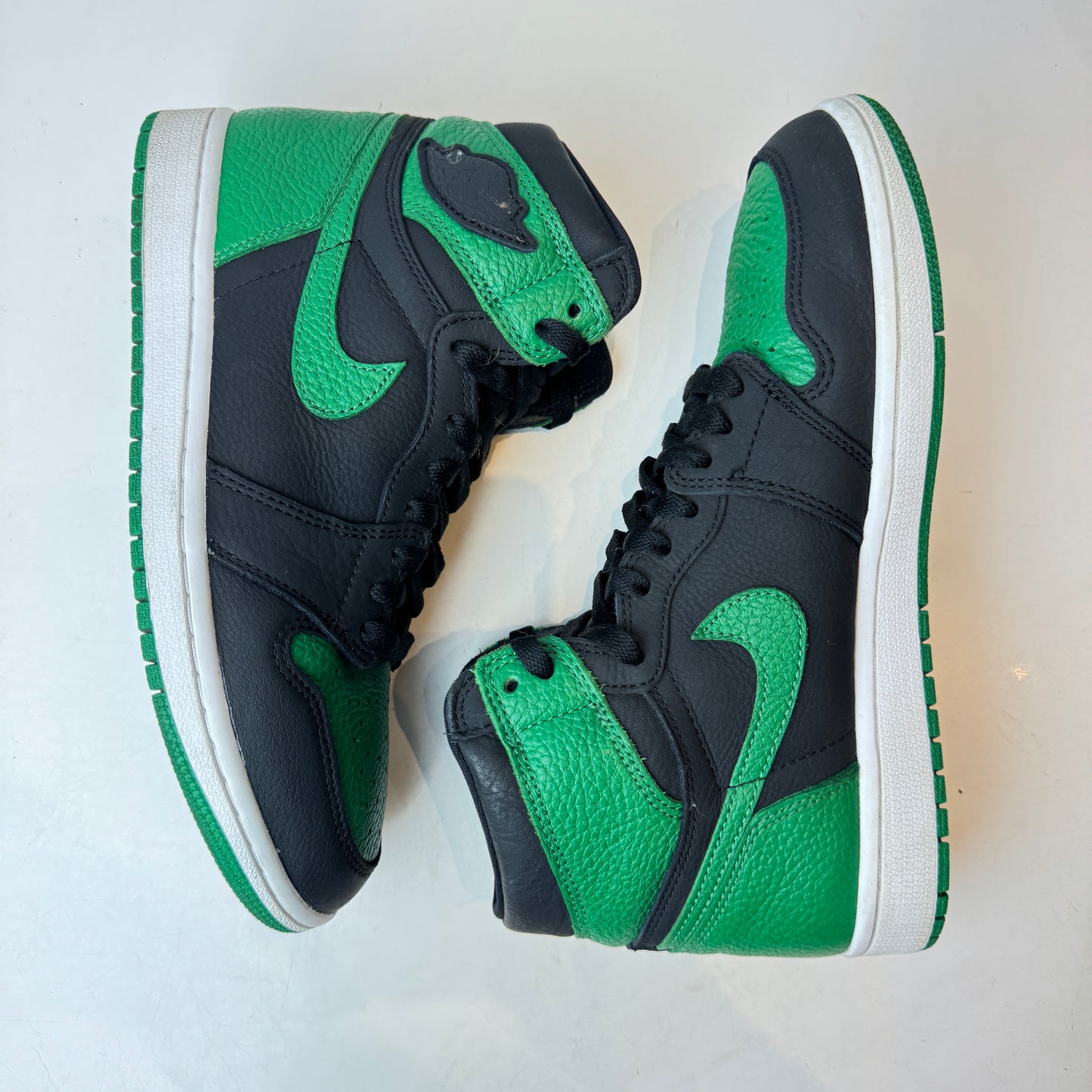 555088 030 Jordan 1 Verde Pino 2.0