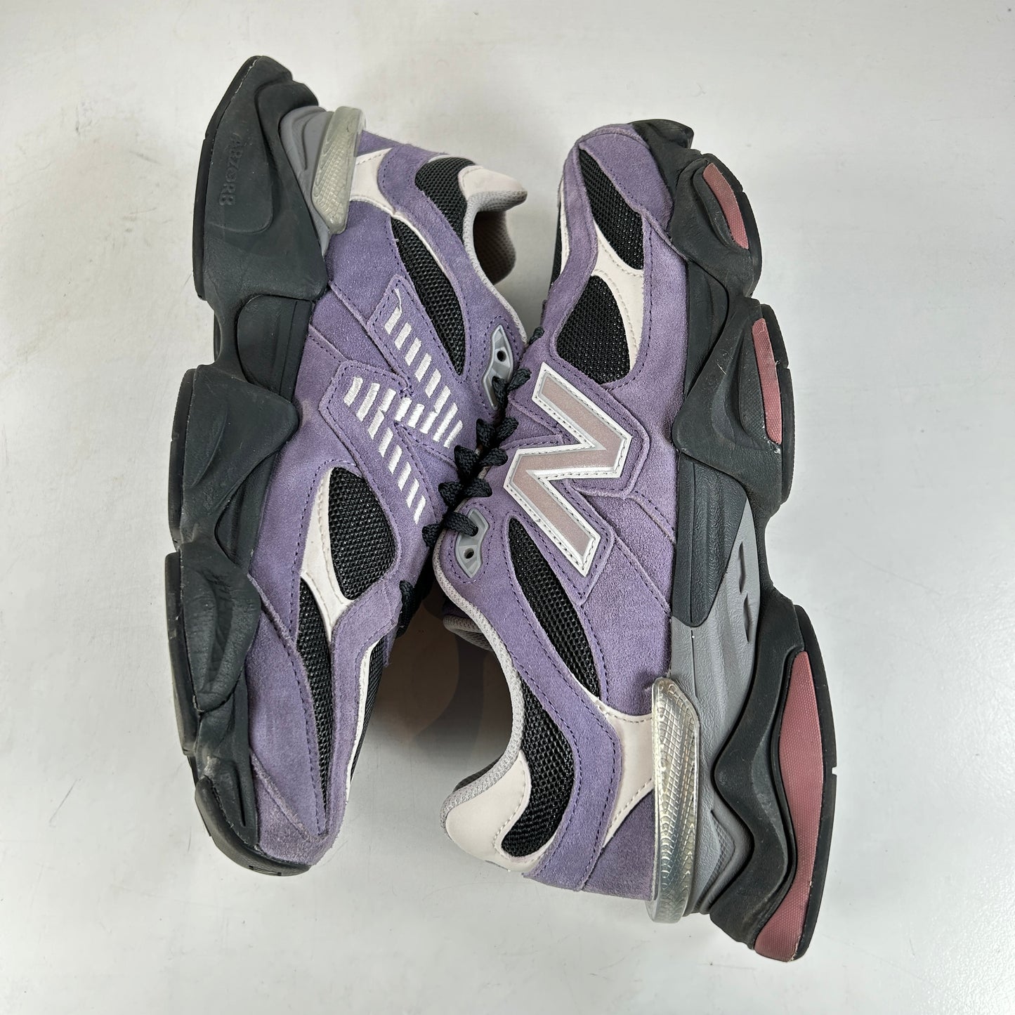 U9060VRB New Balance 9060 Violet Noir [USED] - 10 M (Used)