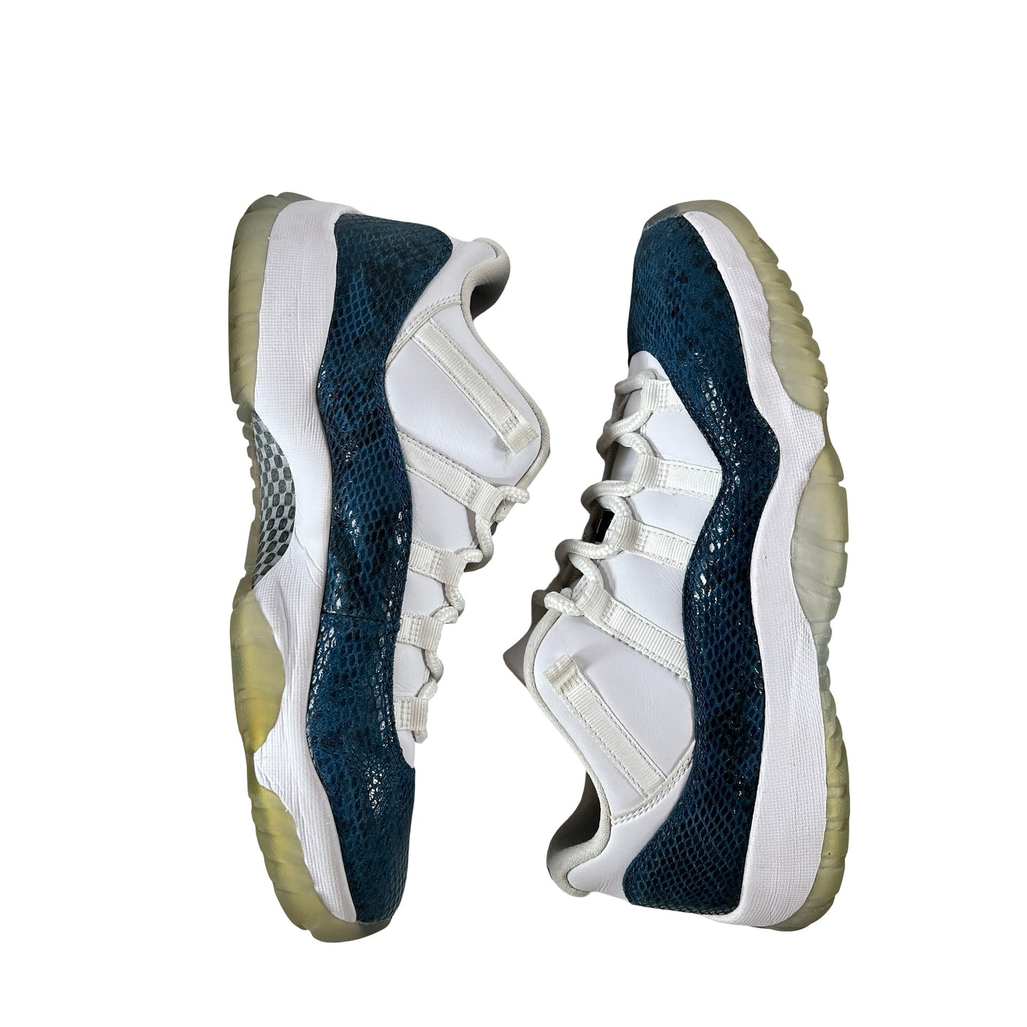 CD6846 102 Jordan 11 Retro Low Snake Navy (2019) [USED] - 9.5 M (Used)