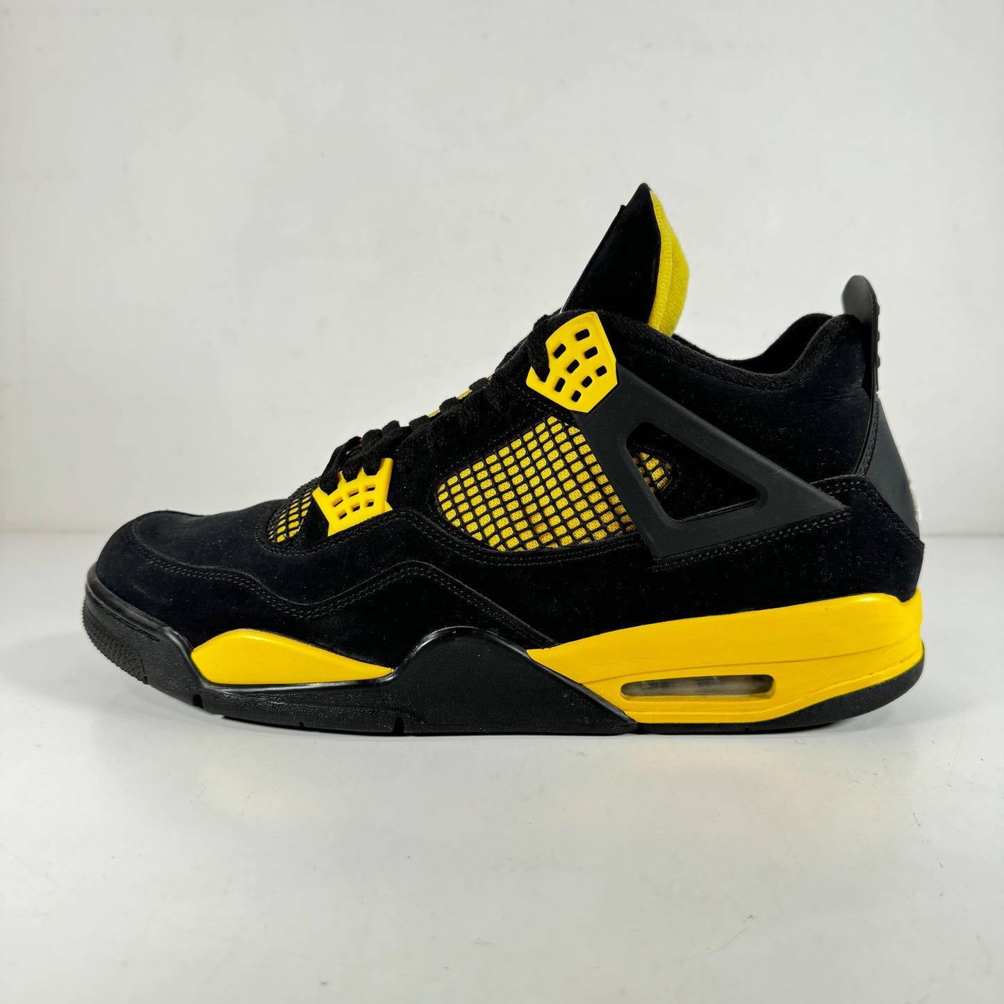 DH6927 017 Jordan 4 Retro Thunder [USED] - 14 M (Used)