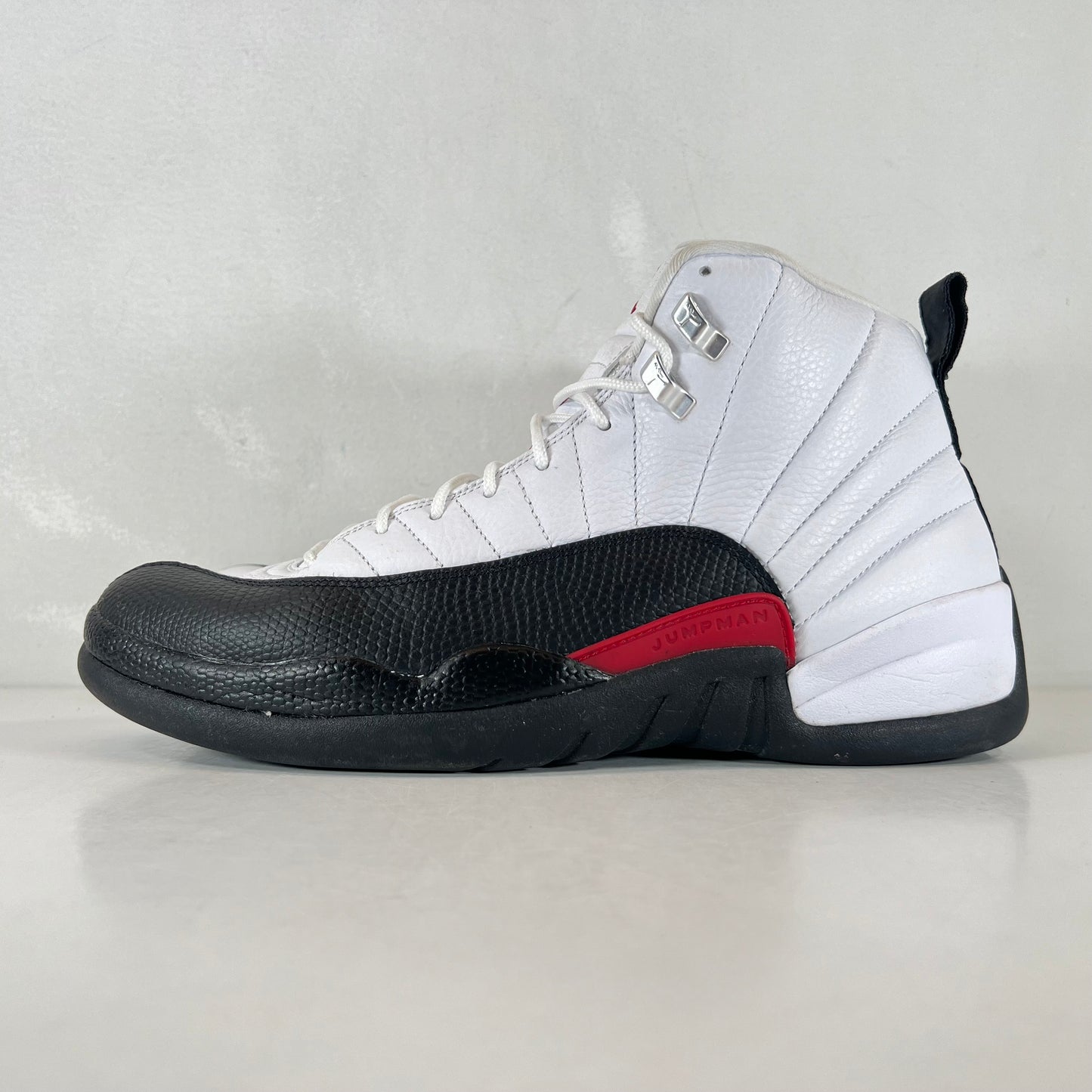 CT8013 162 Air Jordan 12 Red Taxi [USED] - 12 M (Used)